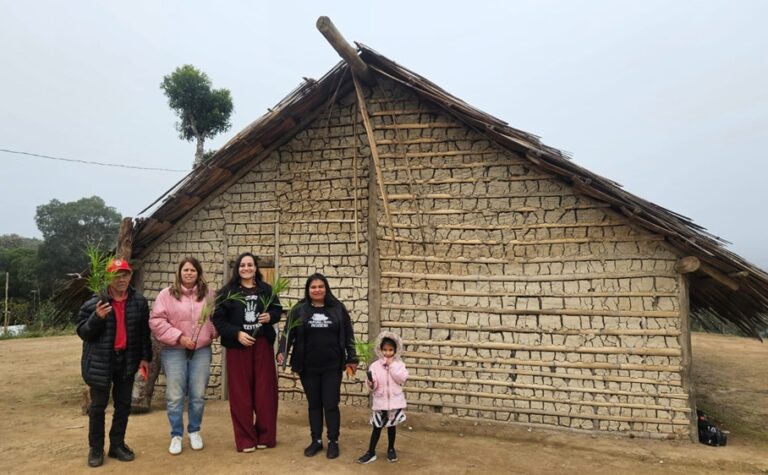 Equipe do mandato Goura visita aldeia